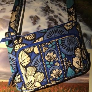 Blue Vera Bradley crossbody purse